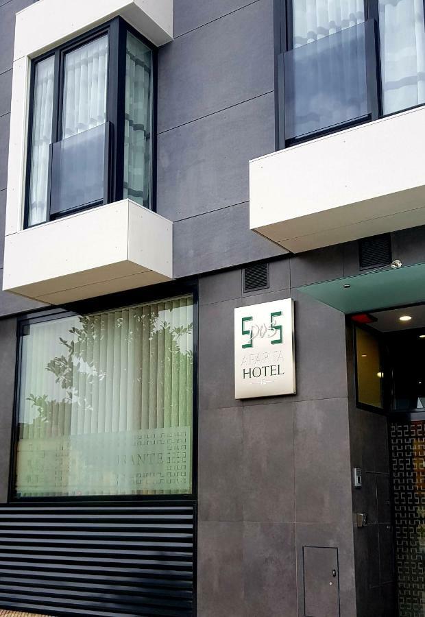 Apartahotel 5Dos5 Oviedo Exteriör bild